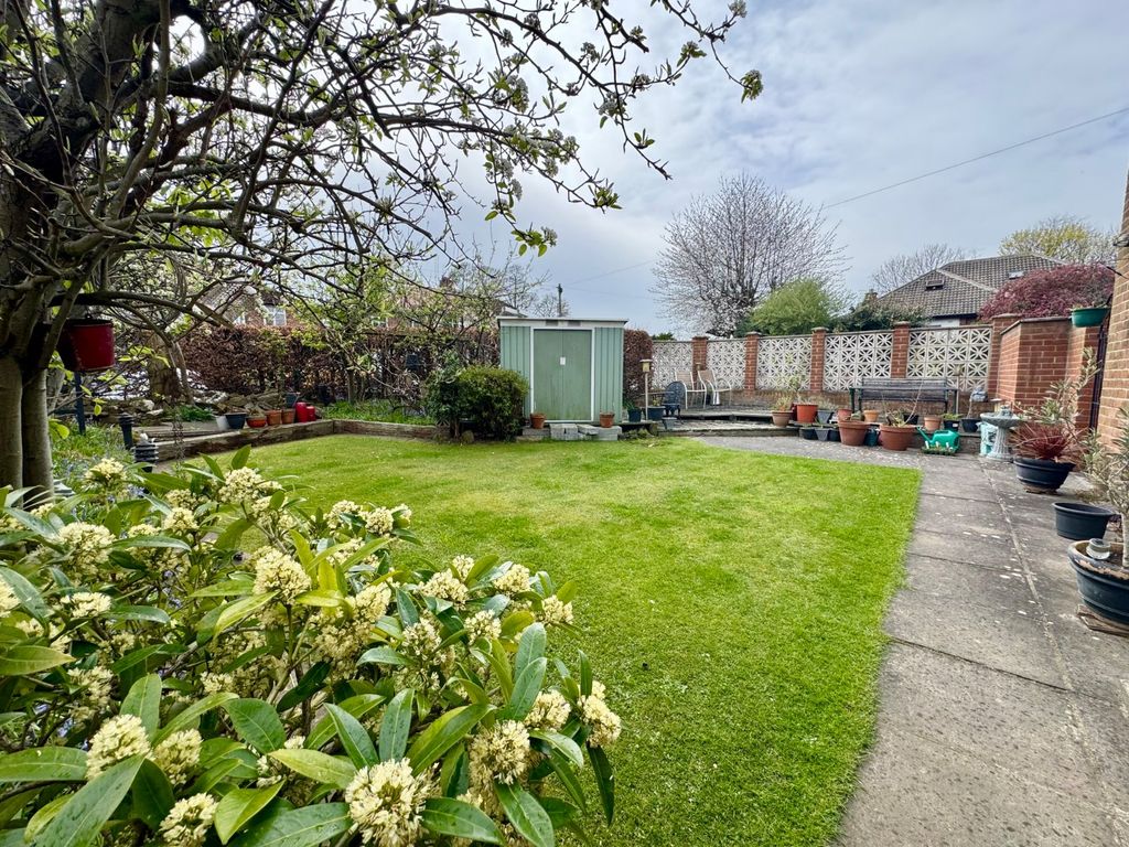 Property photo 3 of 21 Garden