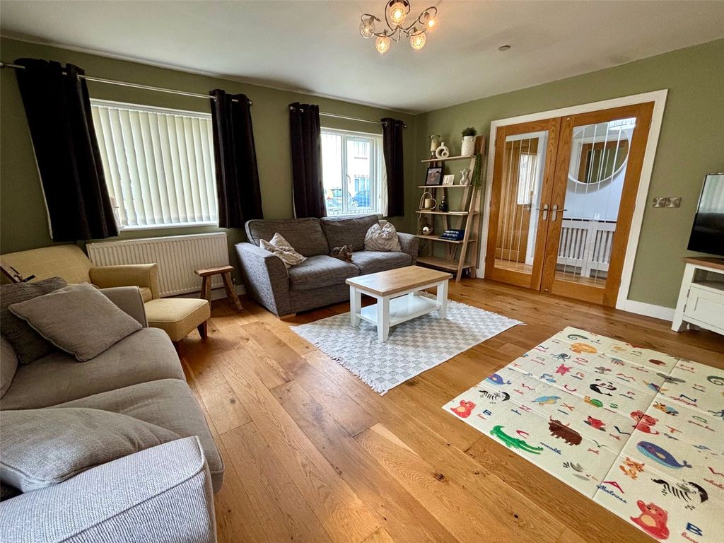 Property photo 3 of 29 Picture No. 28