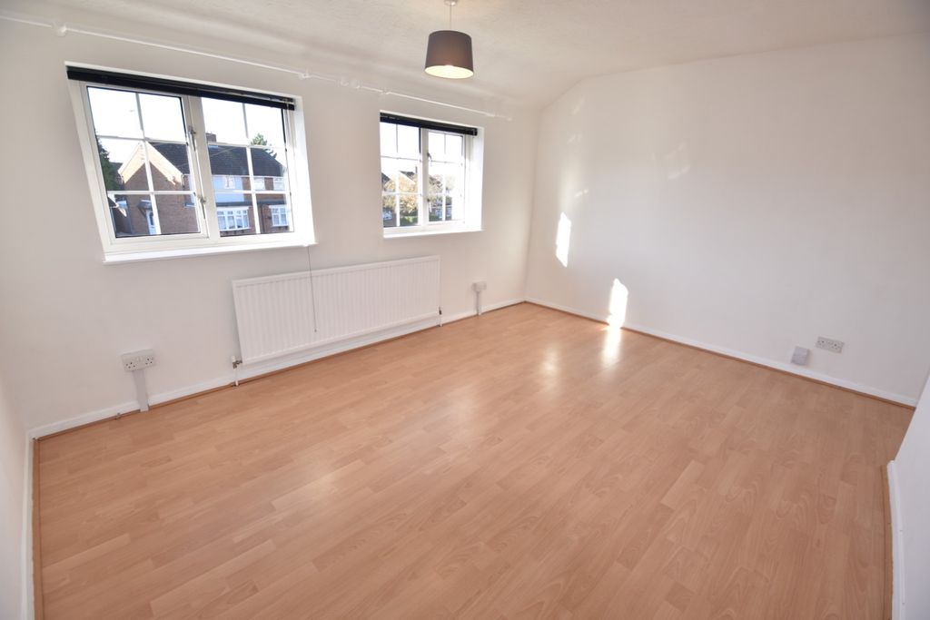 Property photo 2 of 10 4571971