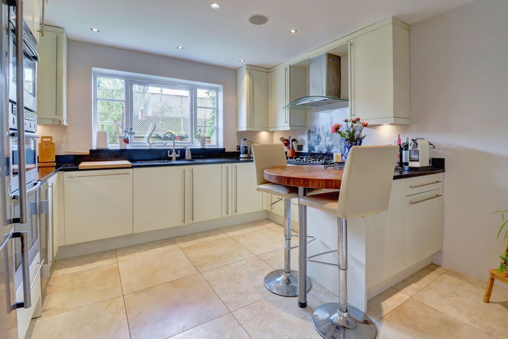 Property photo 3 of 19 Picture No. 30