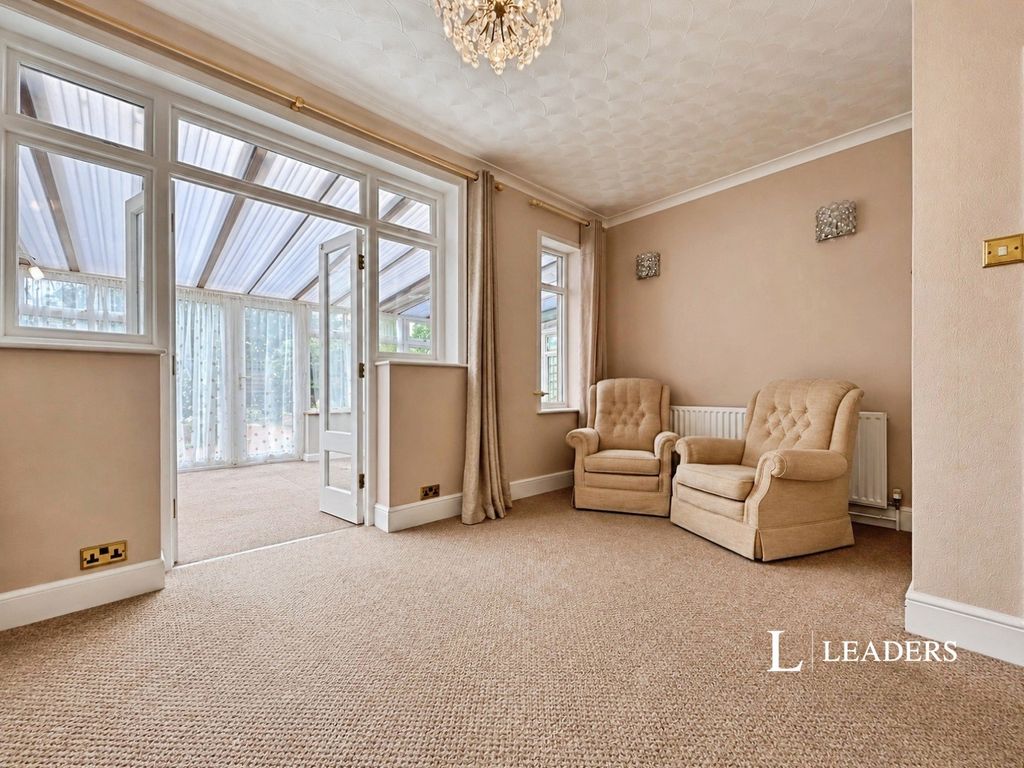 Property photo 3 of 11 Pbox-Img.Png