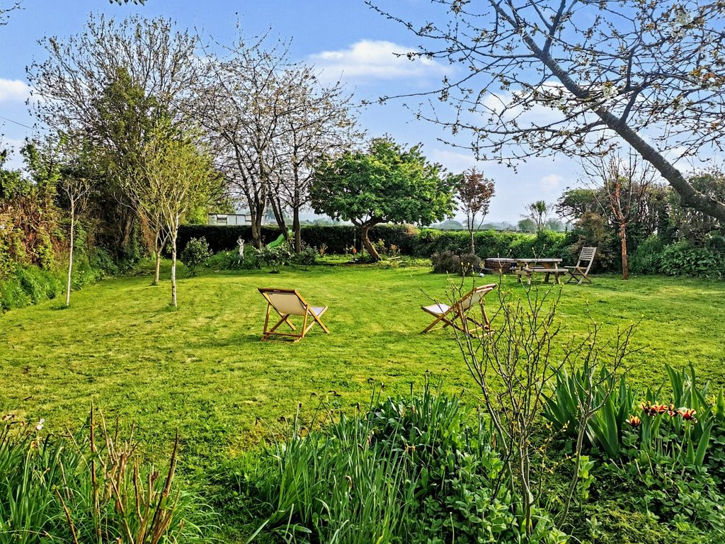 Property photo 3 of 27 Garden