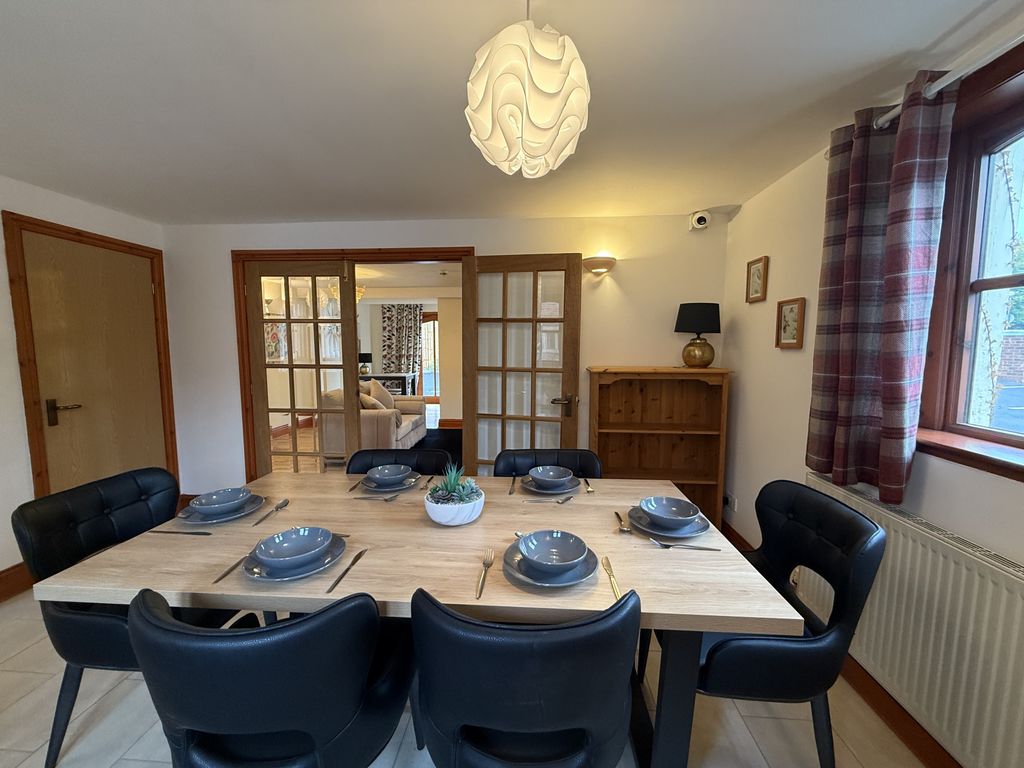 Property photo 1 of 28