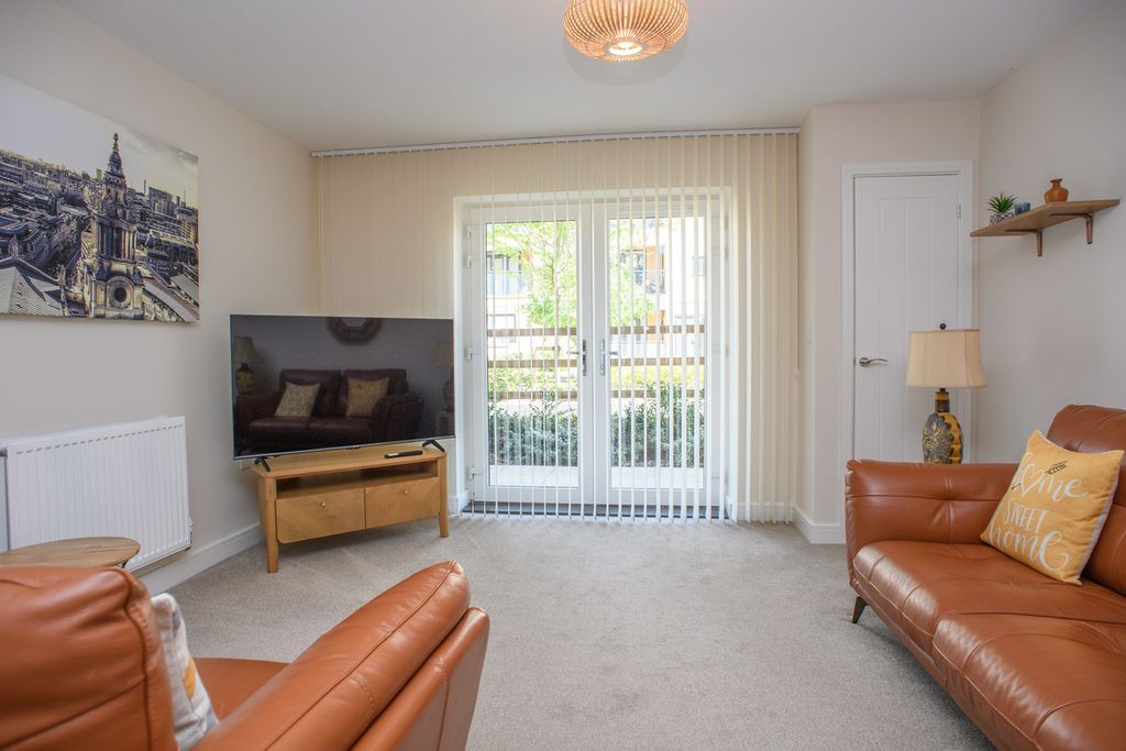 Property photo 3 of 12