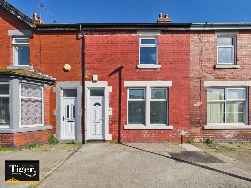 Property photo 1 of 12 Cam03440G0-Pr0027-Still001