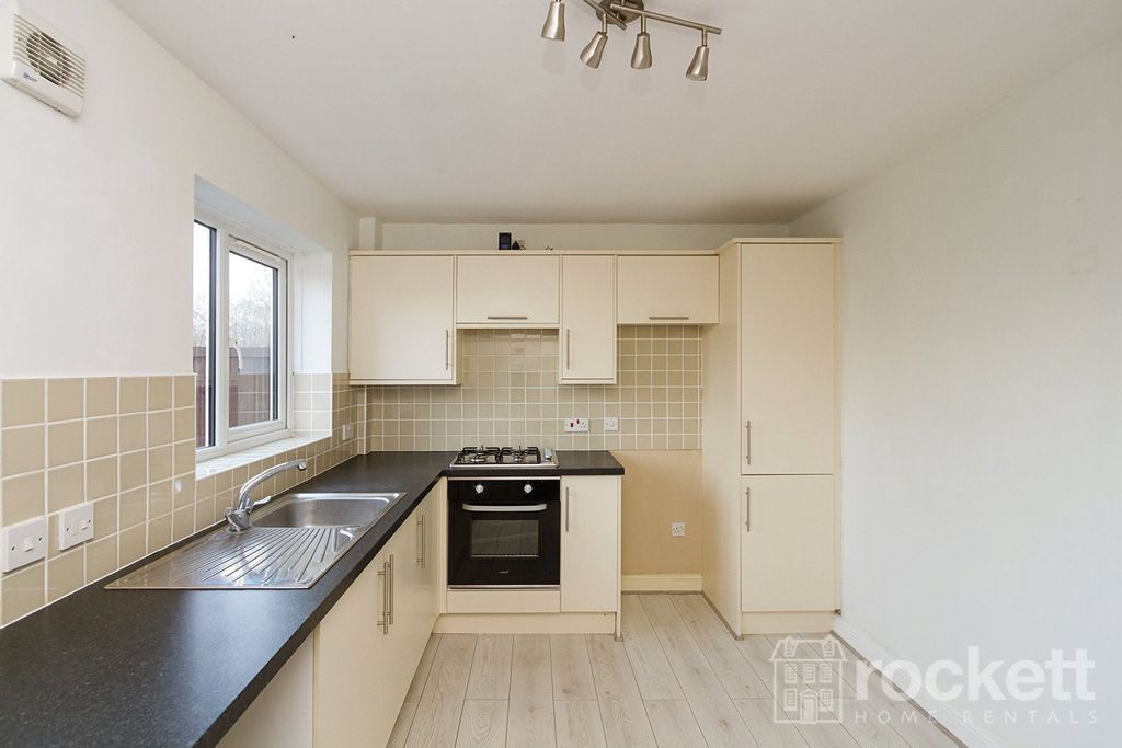 Property photo 2 of 20 Picture No. 12