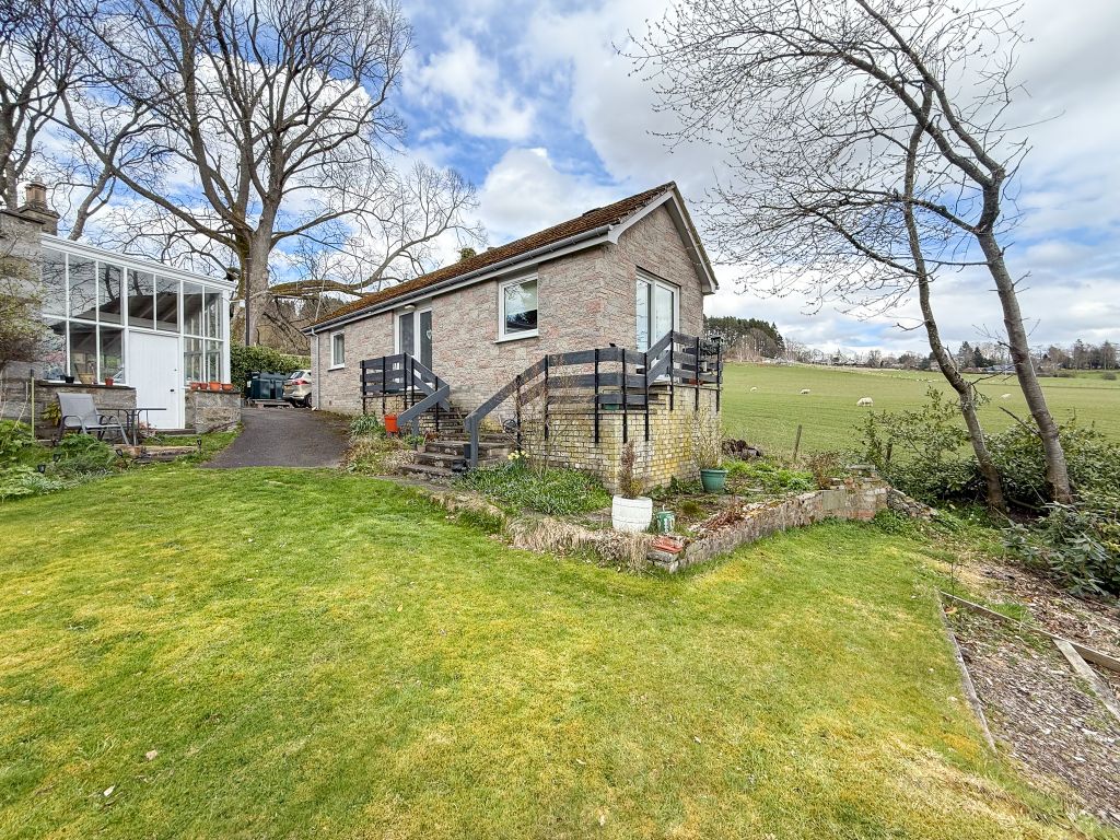 Property photo 2 of 39