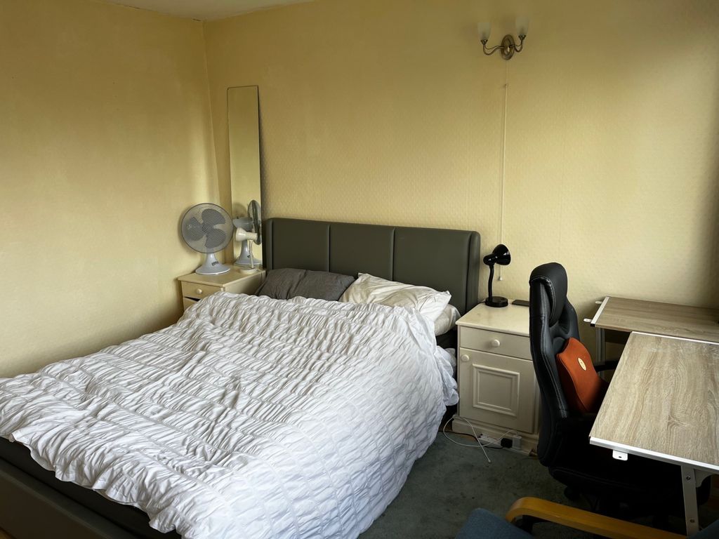 Property photo 3 of 7 Gallery