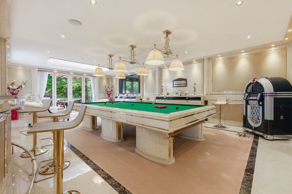 Additional image 21 of 5 bed detached house for saleWambrook Close, Hutton Mount, Brentwood CM13