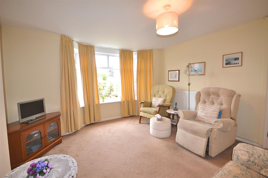 Property photo 3 of 12 2 (1).Png