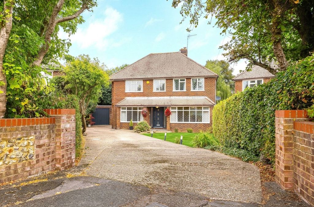 Property photo 1 of 24