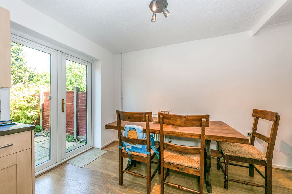 Property photo 3 of 10 3 Highgrove Receptio