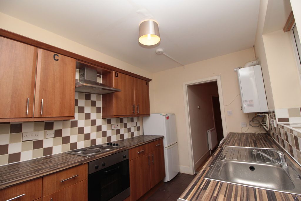 Property photo 3 of 6