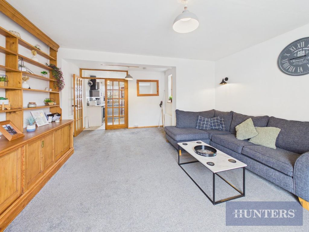 Property photo 2 of 9 Cam05316G0-Pr0339-Still009.Jpg