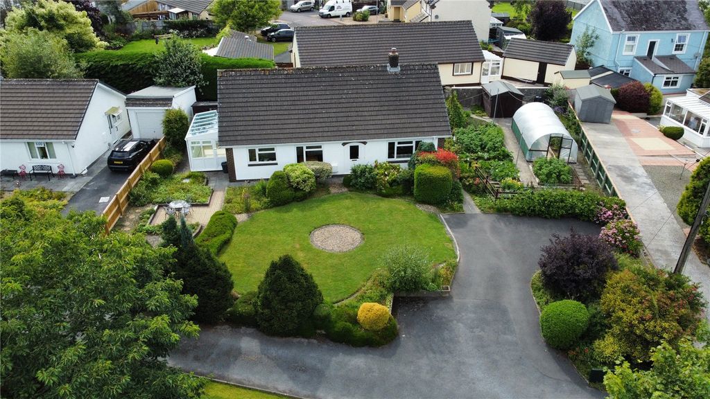 Property photo 2 of 33 Picture No. 53