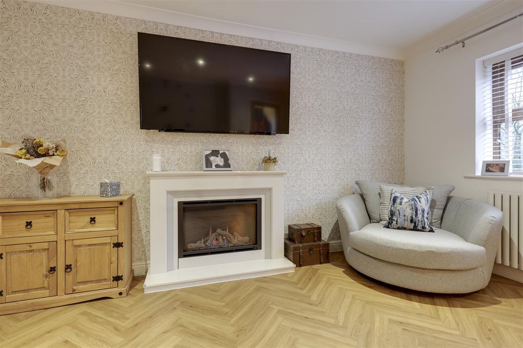 Property photo 3 of 19 Fireplace