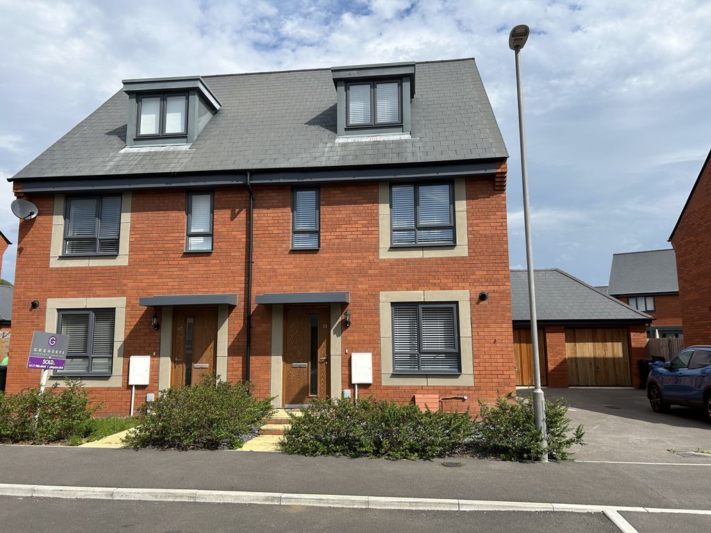 Property photo 1 of 20 38 Arcadius Way Keynsham Front