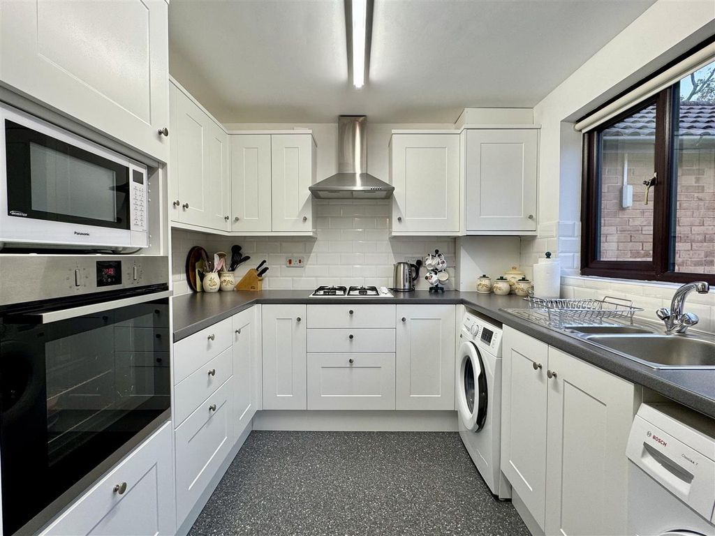 Property photo 2 of 18 Kitchen Dining Room