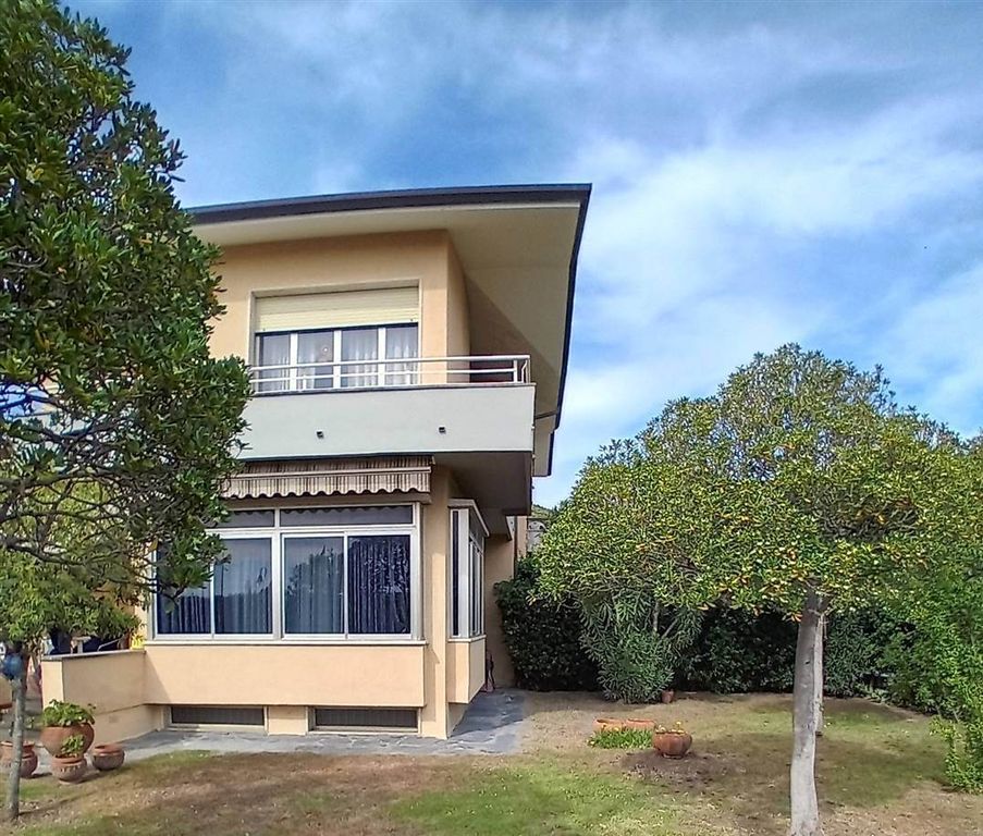 Property photo 1 of 30