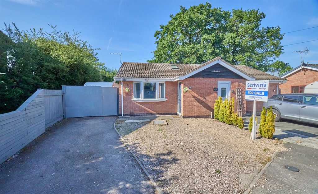 Property photo 1 of 6 Bosworth Close  6.Jpg