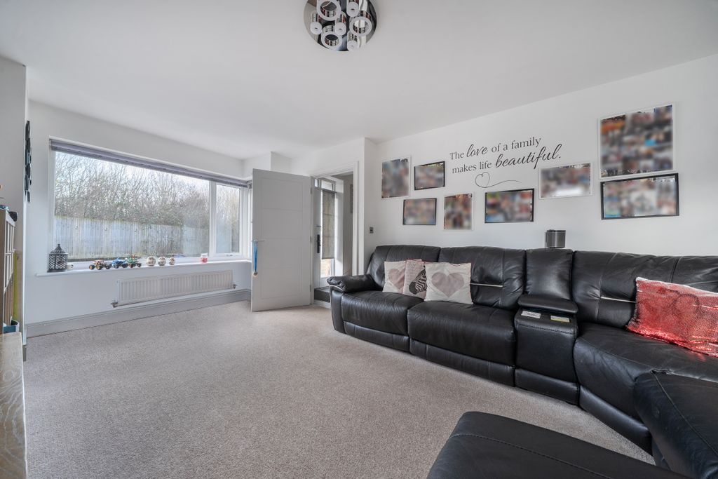 Property photo 3 of 18 14027715696F74ba13d94Dp1