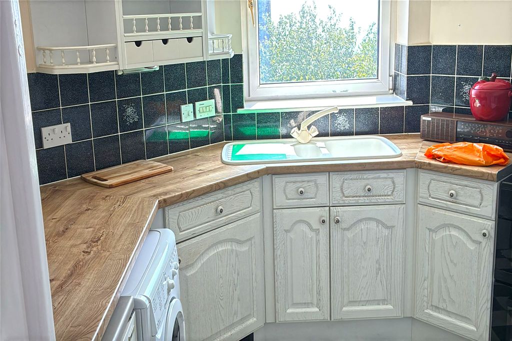 Property photo 2 of 9