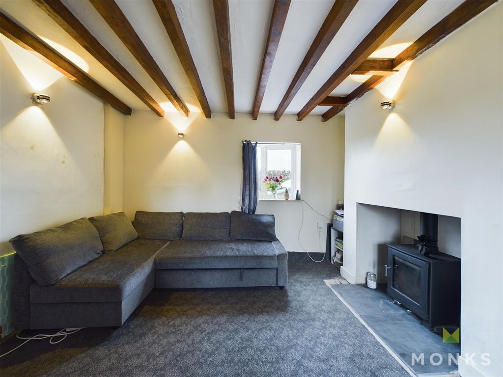 Property photo 3 of 14 Lounge