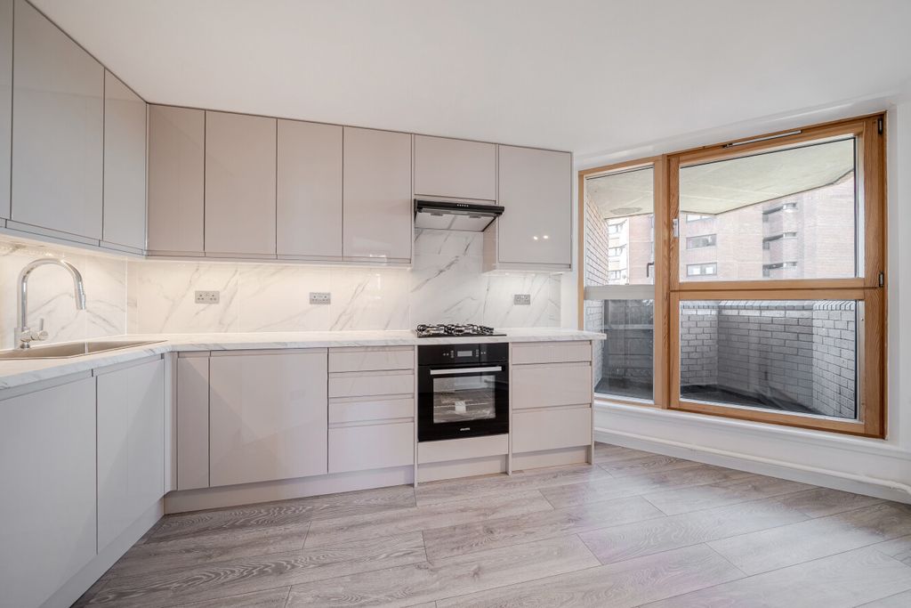 Property photo 2 of 16 1455062-3-69F4834...