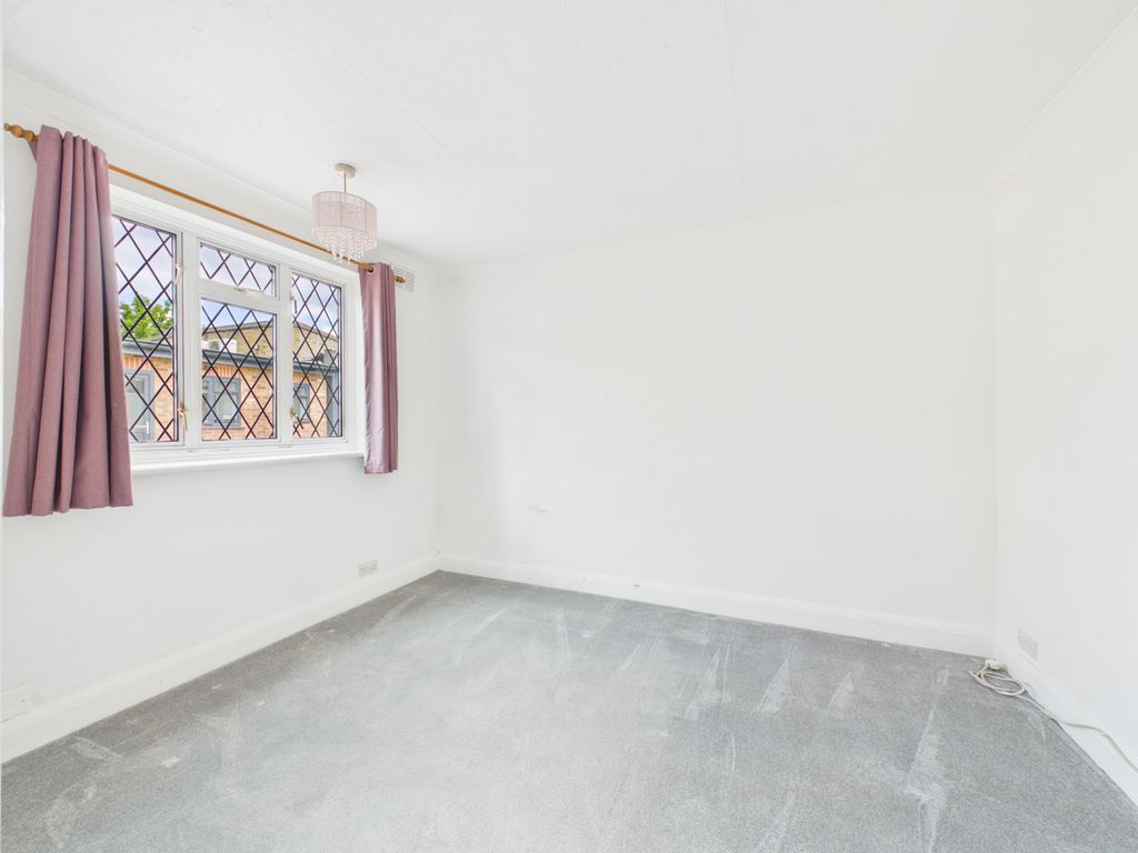 Property photo 2 of 5 Cam01984G0-Pr0595-Still004