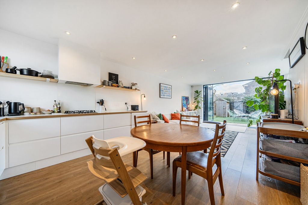 Property photo 2 of 22 1425087-12-69B194...