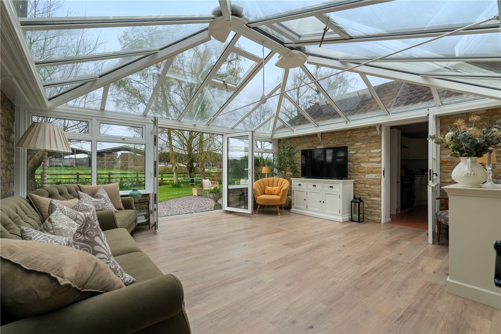 Property photo 3 of 19 Picture No. 33