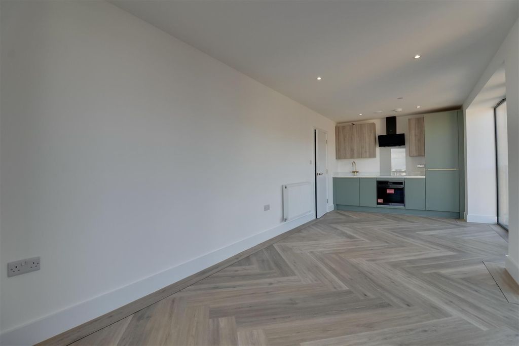 Property photo 3 of 12 1Be3Bd68-F8Bc-434D-Bce9-9F48Dfa08A7A_1_201_A.Jpeg