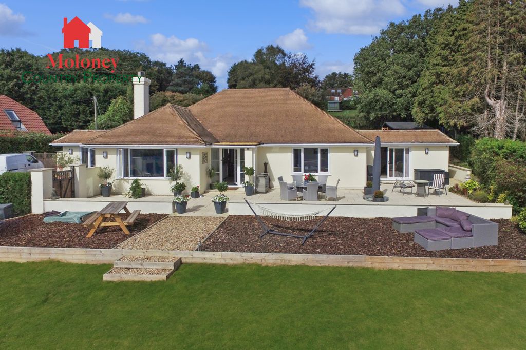 Property photo 1 of 30