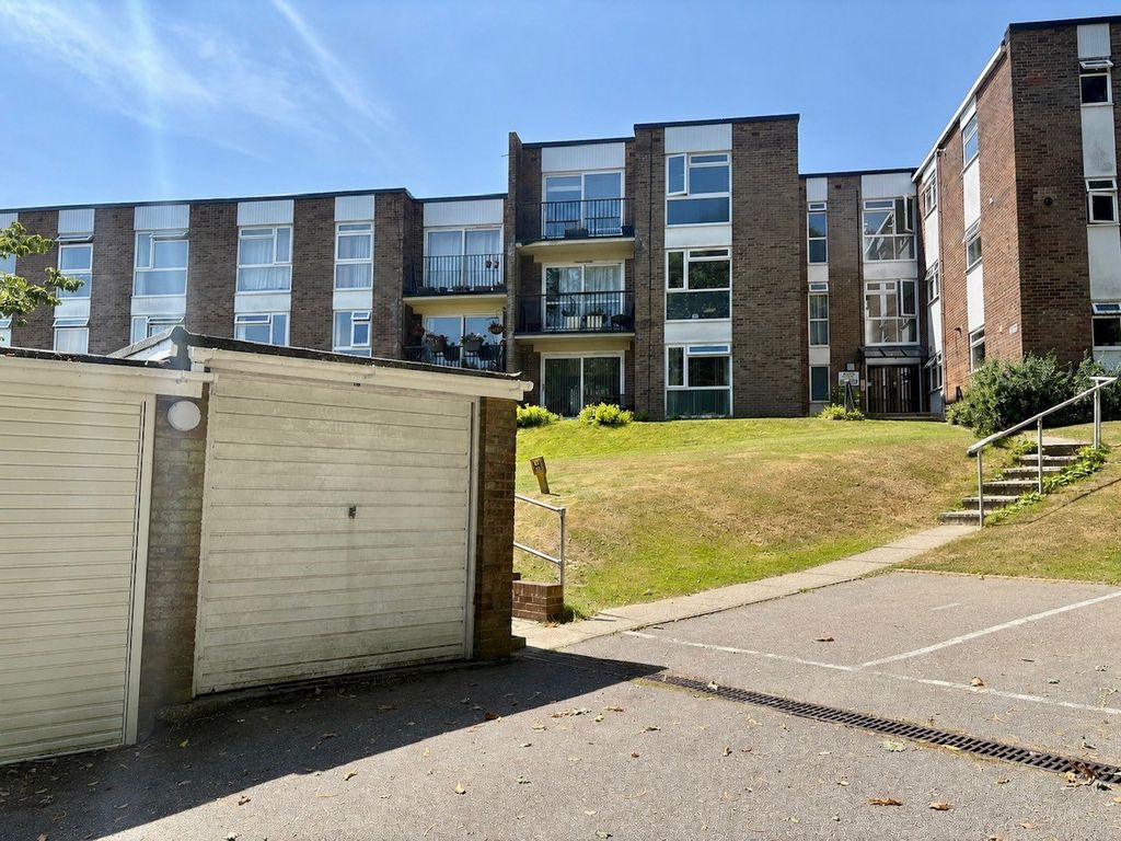 Property photo 1 of 2