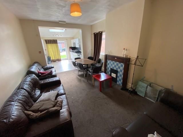 Property photo 2 of 14 Lounge