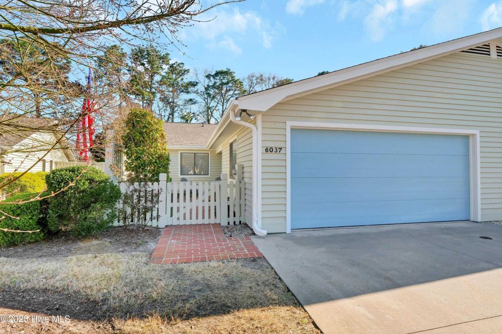 Property photo 1 of 31
