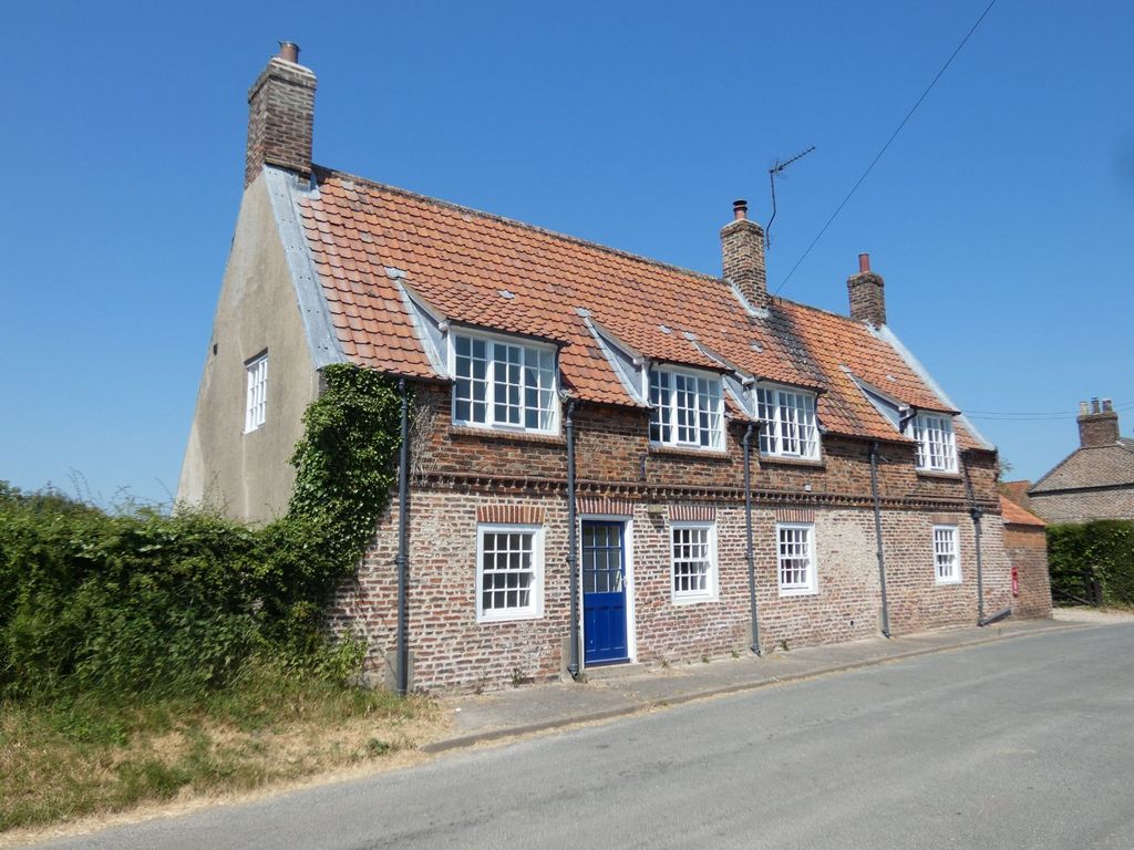 Property photo 1 of 11 External