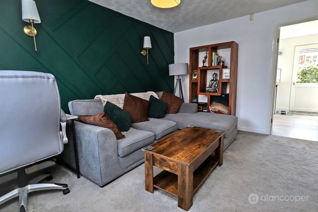 Property photo 2 of 22 5172152