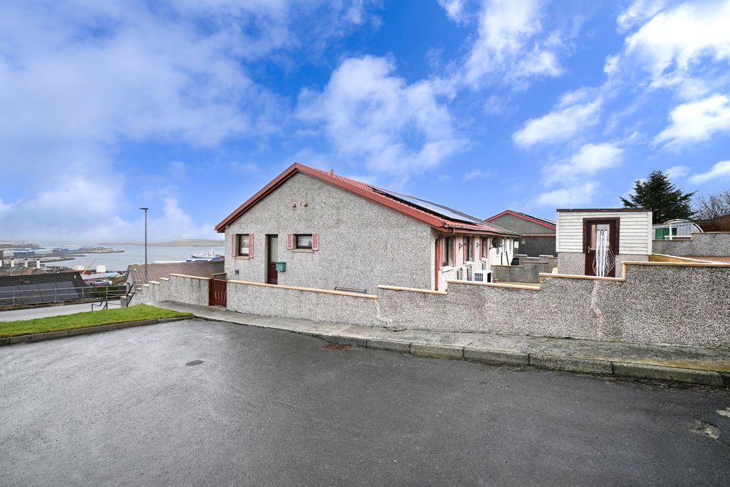 Property photo 2 of 35
