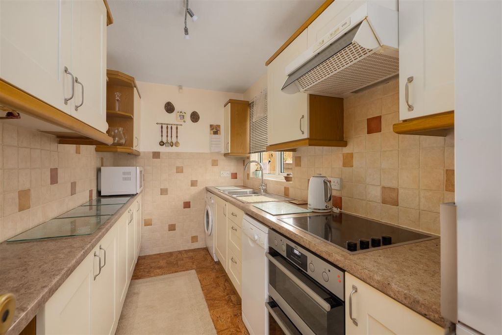 Property photo 3 of 11 The Meadows, Herne Bay