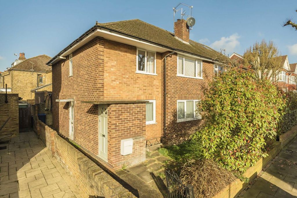 Property photo 1 of 4