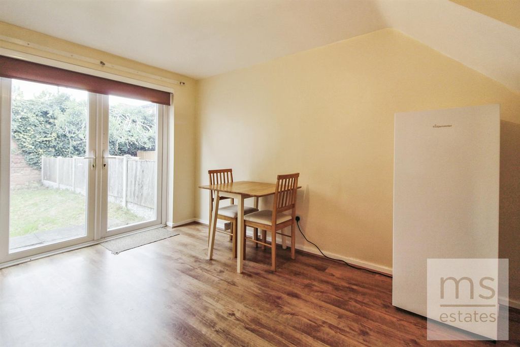 Property photo 3 of 9 Img_0093.Jpg