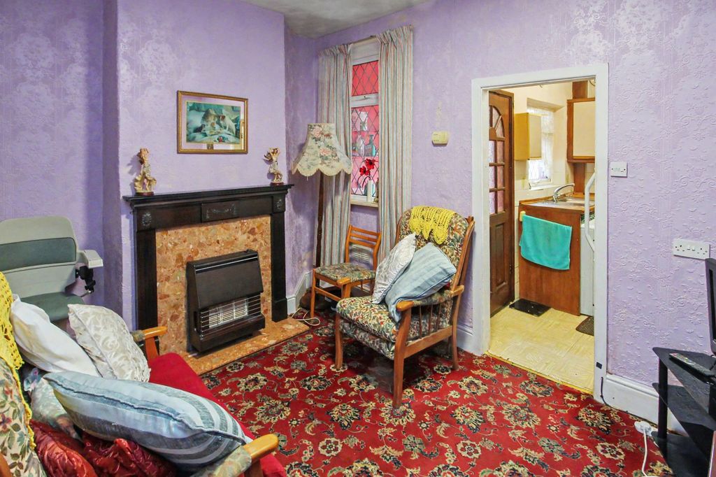 Property photo 3 of 9