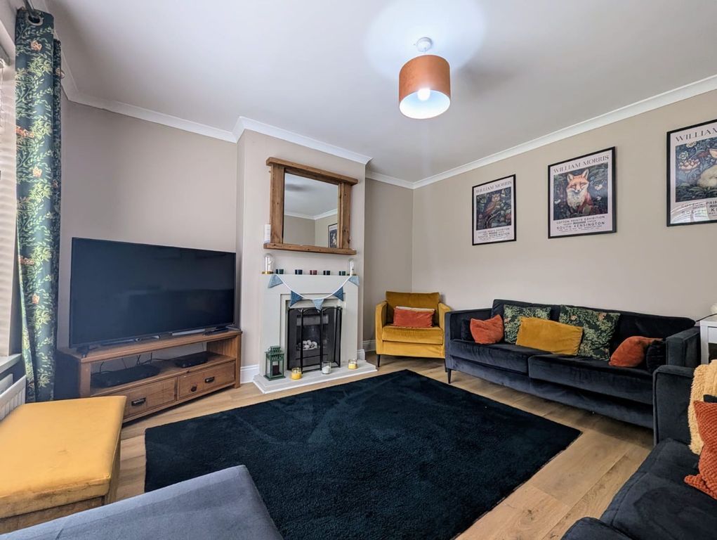 Property photo 2 of 27