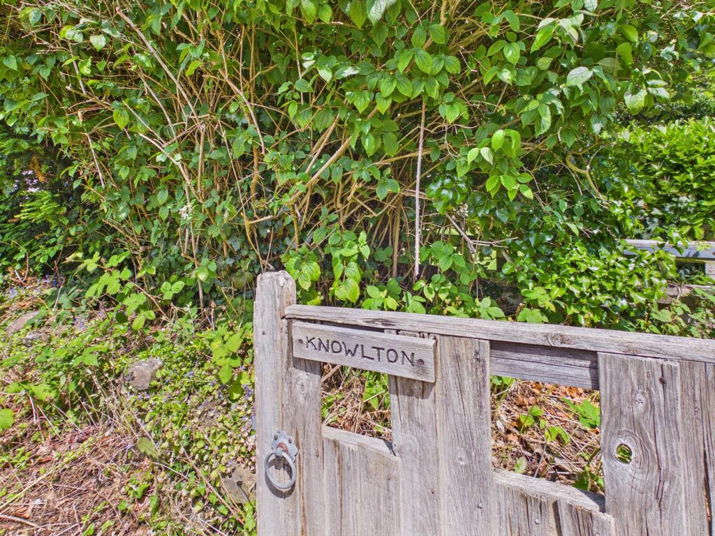 Property photo 2 of 31
