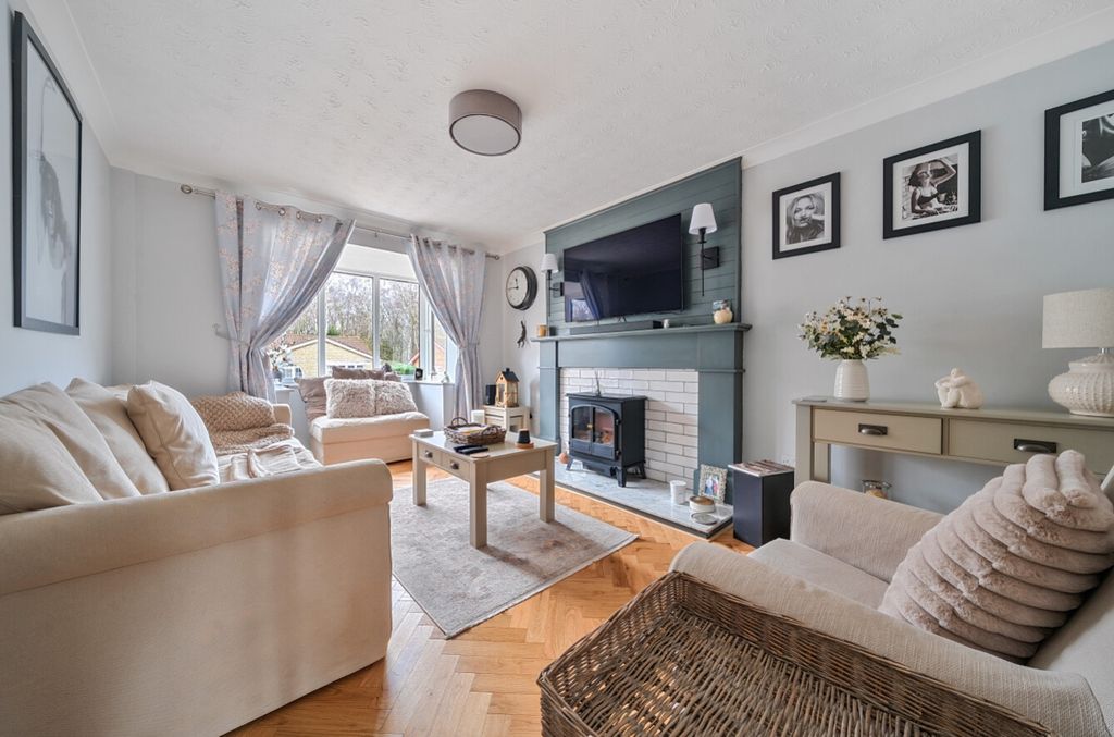 Property photo 2 of 24 1404276-24-6977602B833Ae-Arw-1