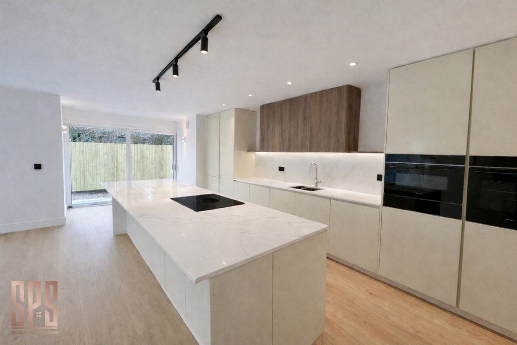 Property photo 2 of 10 Gallery