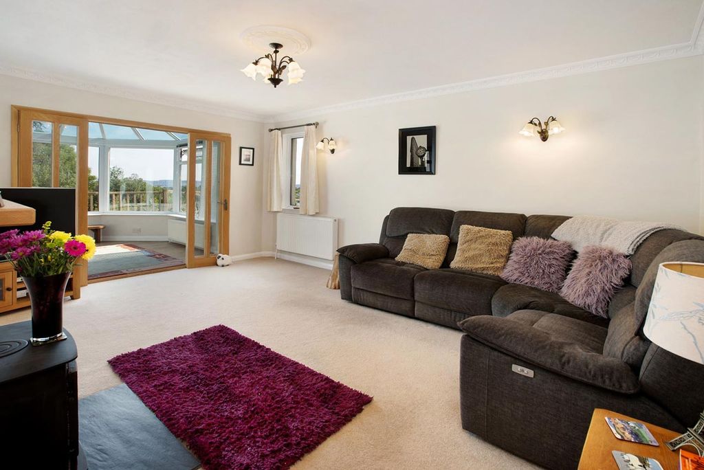 Property photo 3 of 29