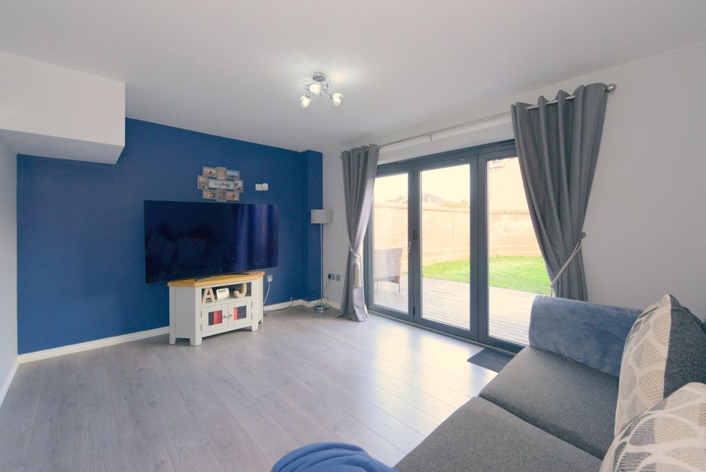 Property photo 3 of 17 3975517