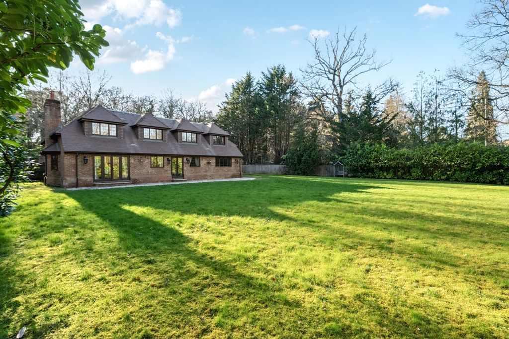 Property photo 1 of 18 Westwood Road
